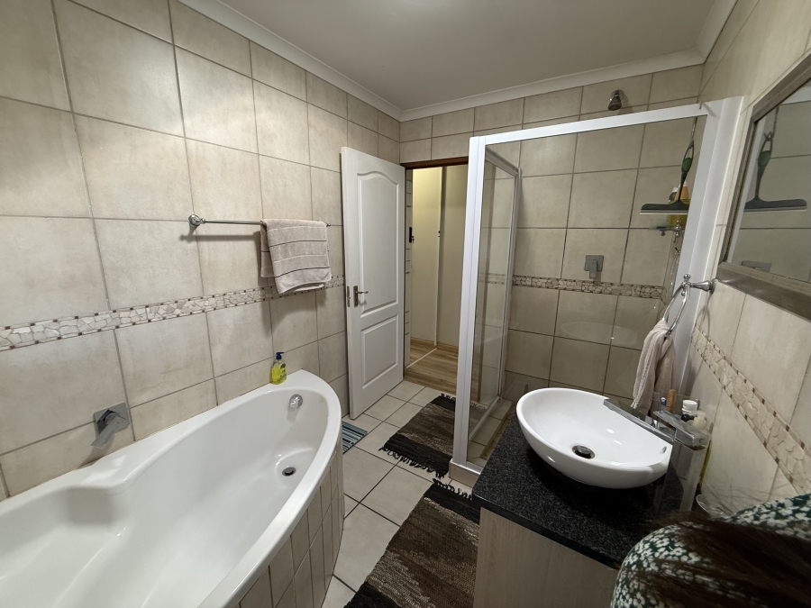 4 Bedroom Property for Sale in Monte Christo Western Cape